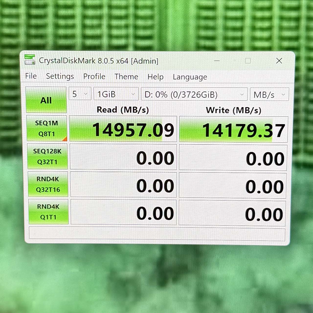 SanDisk Optimus GX Pro 8100 4TB CrystalDiskMark result
