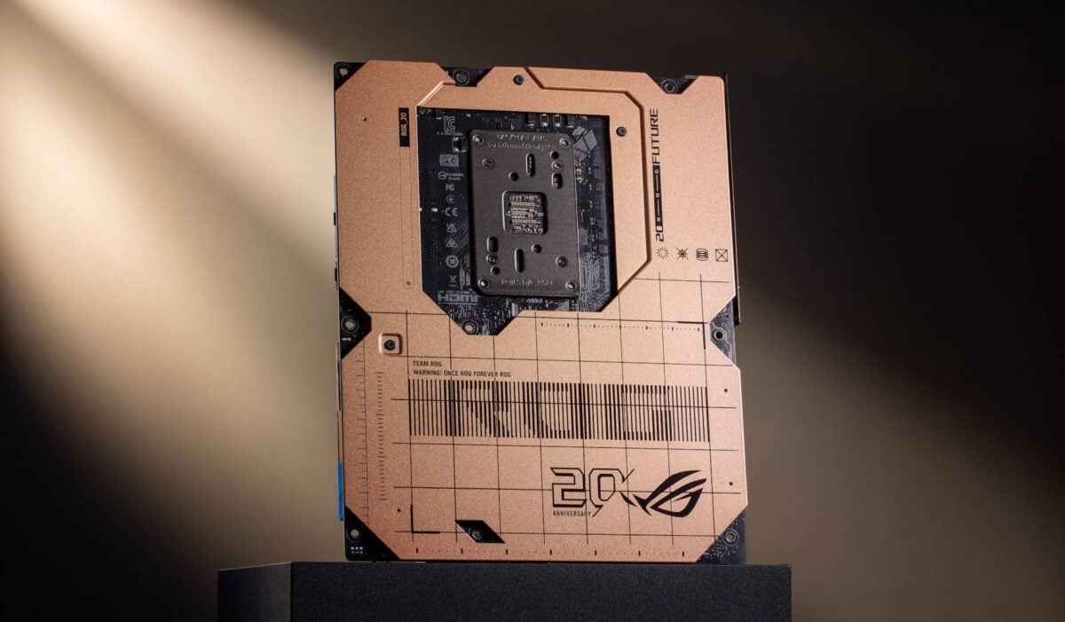 Asus X870E ROG Crosshair 2006 - back plate.