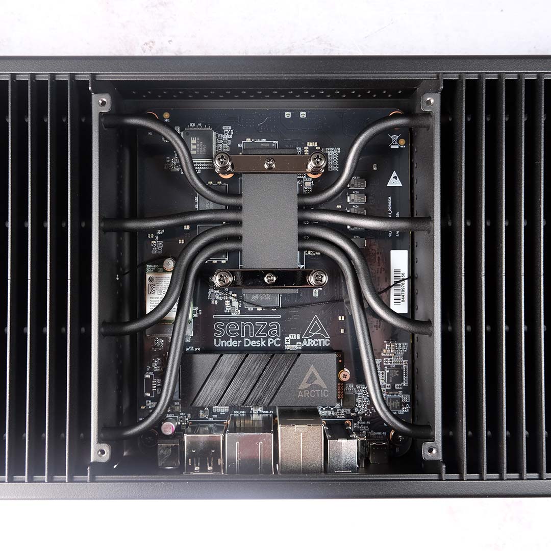 A top-down view of the Arctic Senza AI 370's internals.
