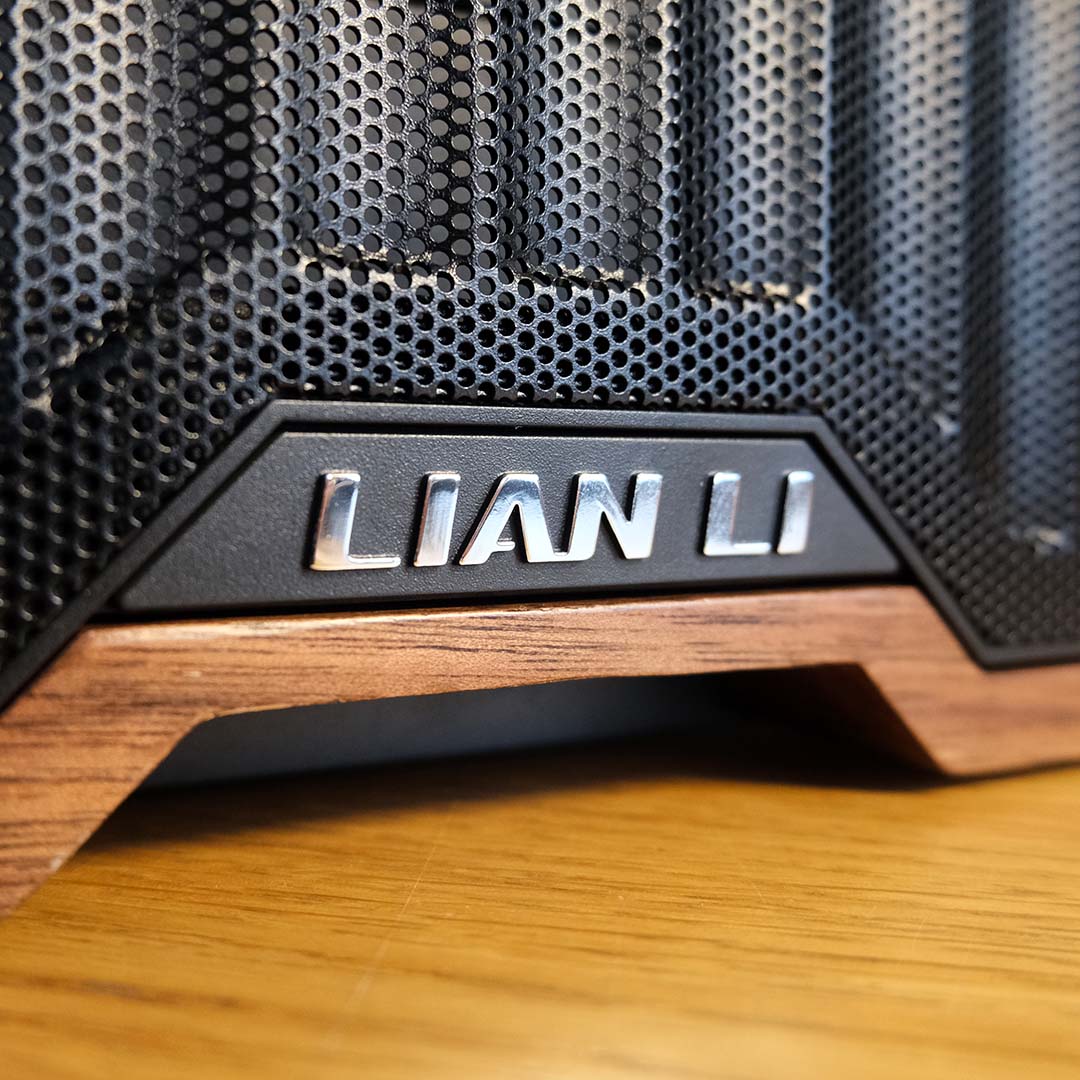 A close up of the Lian Li logo on the Lancool 217 PC case.