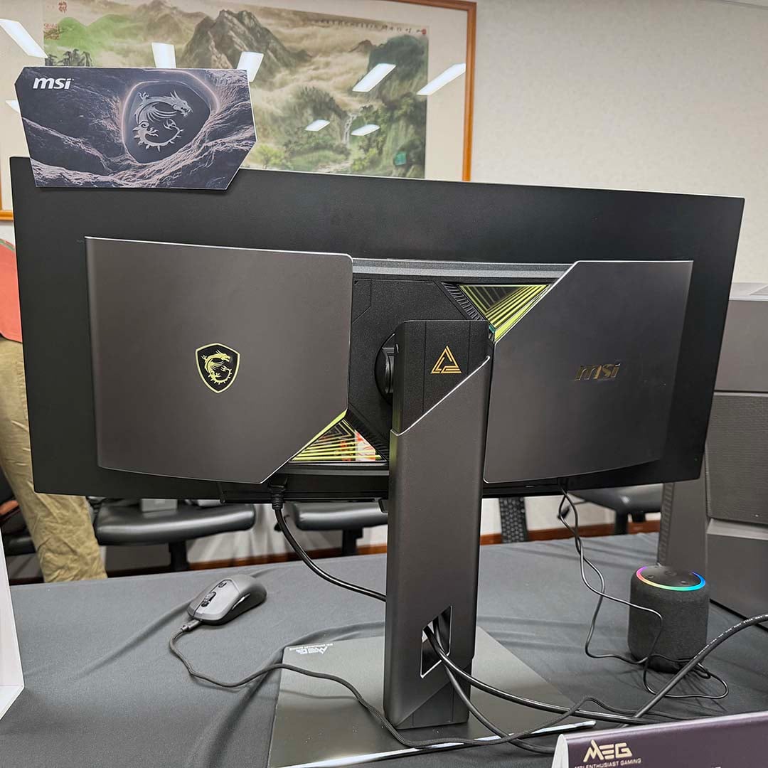 MSI MEG X back