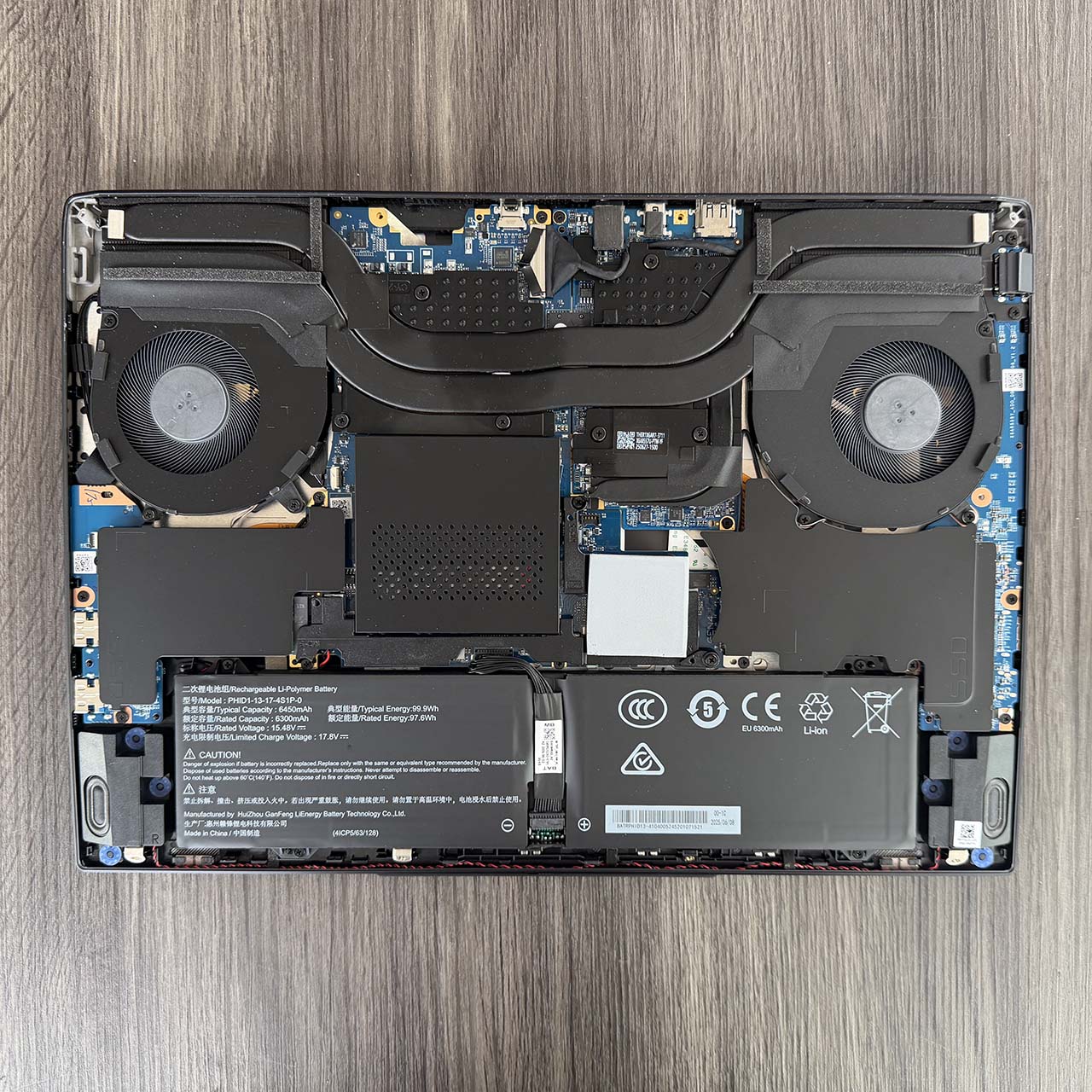 PCSpecialist Ionico 16 D internals