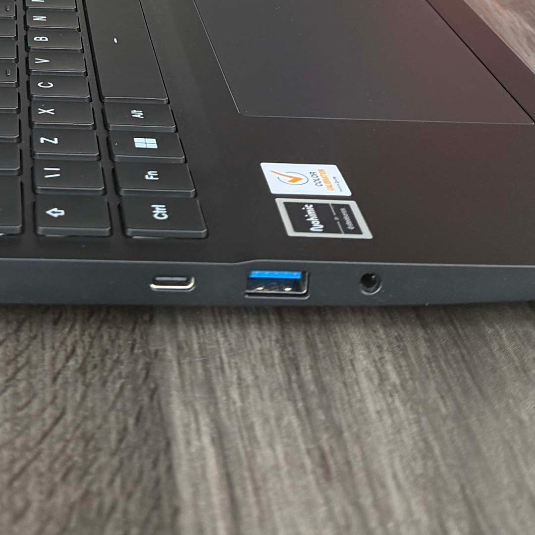 PCSpecialist Ionico 16 D left ports closeup