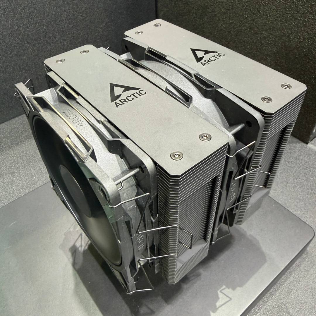 Arctic Freezer 61 - dual fans.