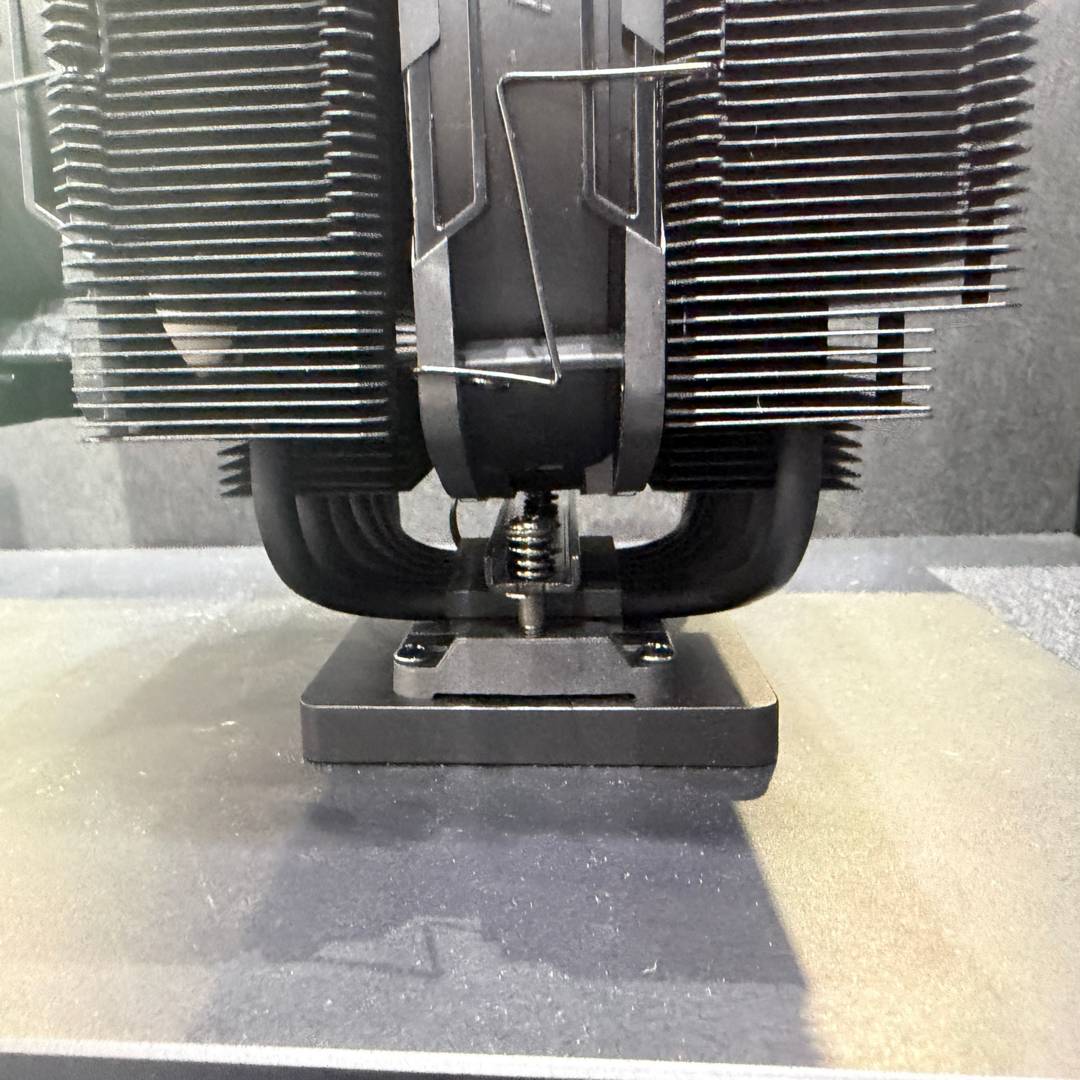 Arctic Freezer 61 - heat pipes.