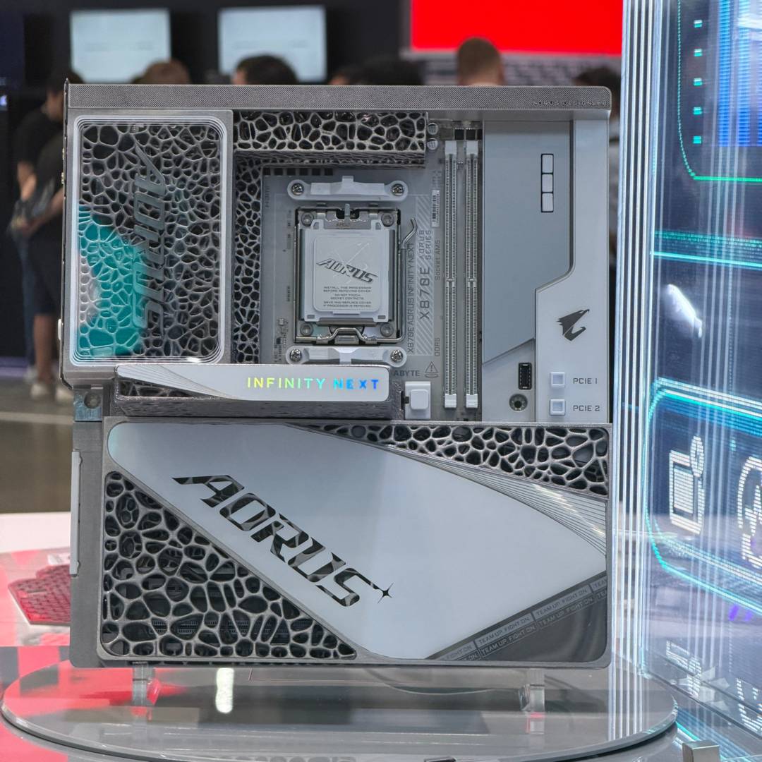 Gigabyte X870E Aorus Infinity Next - front.