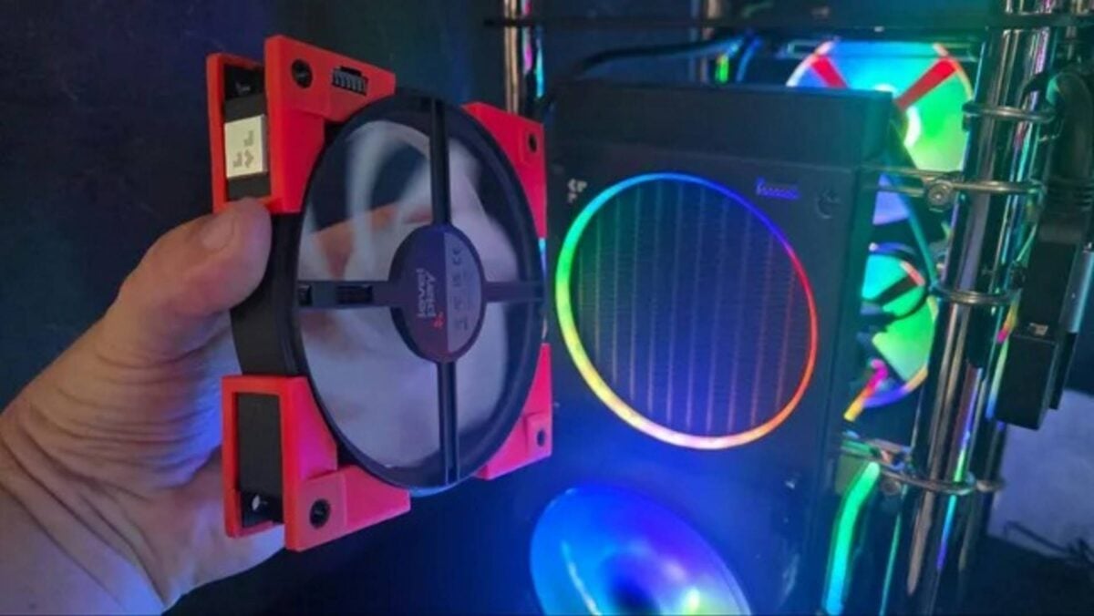 Levelplay magnetic cableless fan.