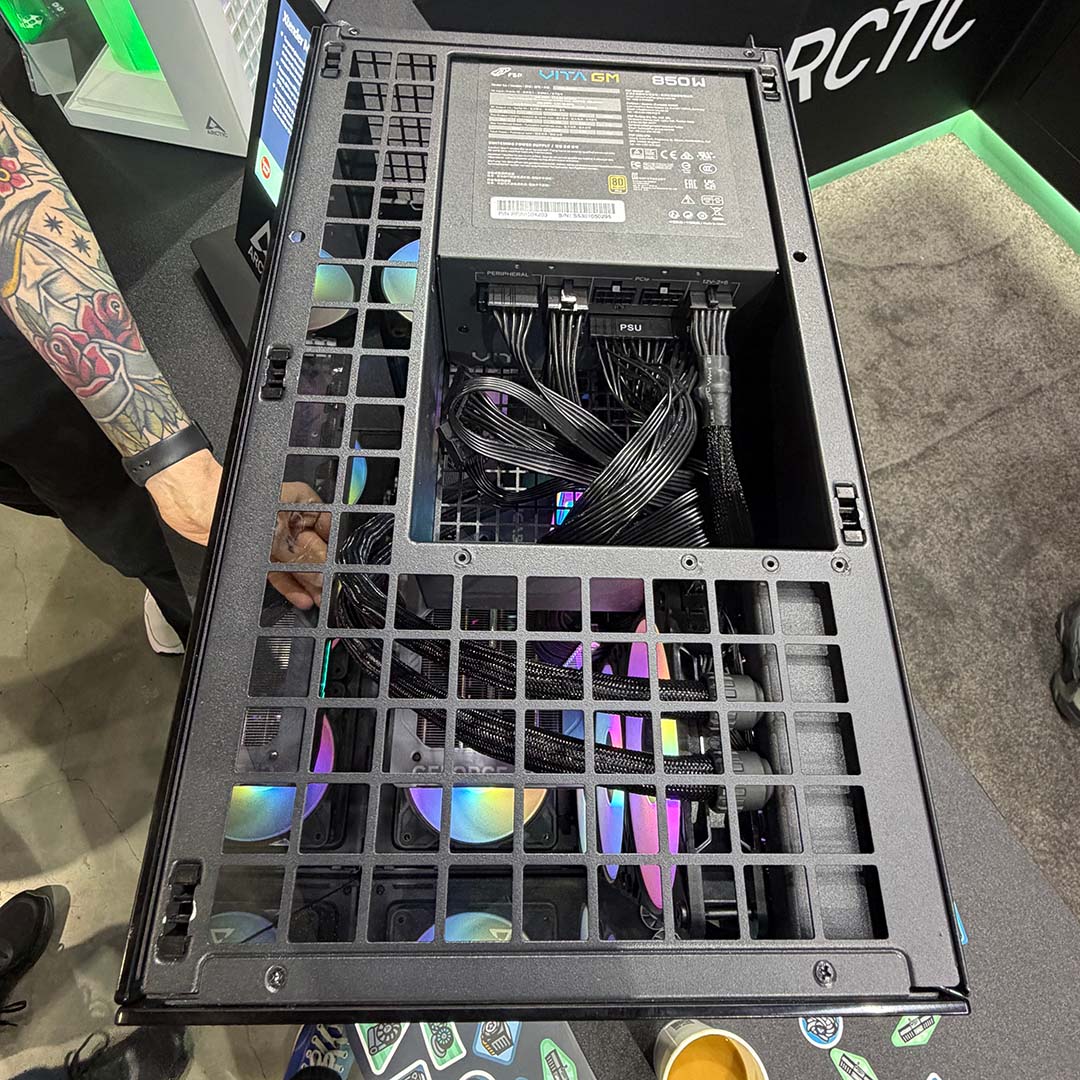 A top-down look at the power supply chamber in the Arctic Xtender Mini.