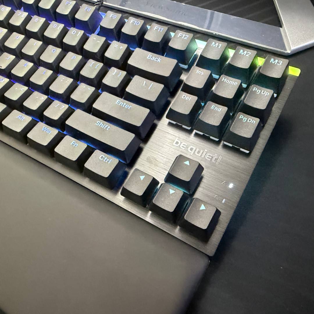 be quiet! Light Mount TKL - arrow keys.