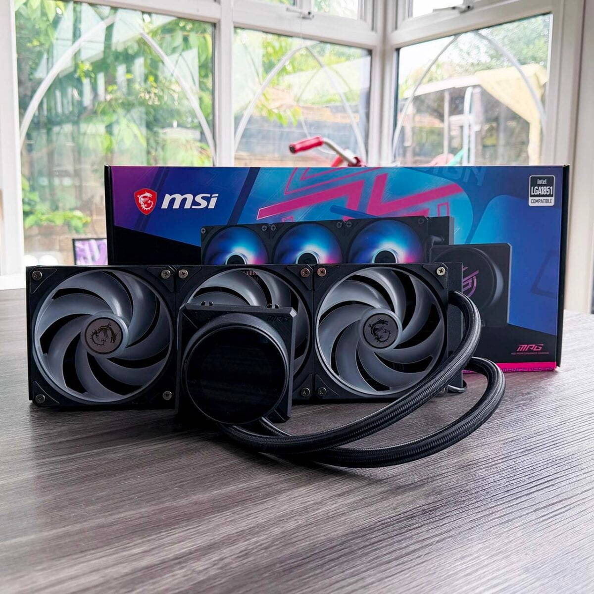 MSI MPG CoreLiquid P22 360 AIO cooler and box