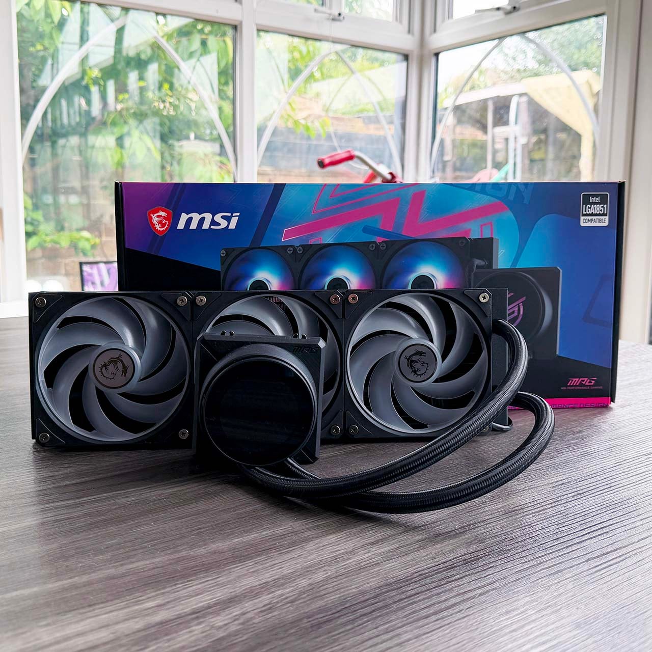 MSI MPG CoreLiquid P22 360 AIO cooler and box
