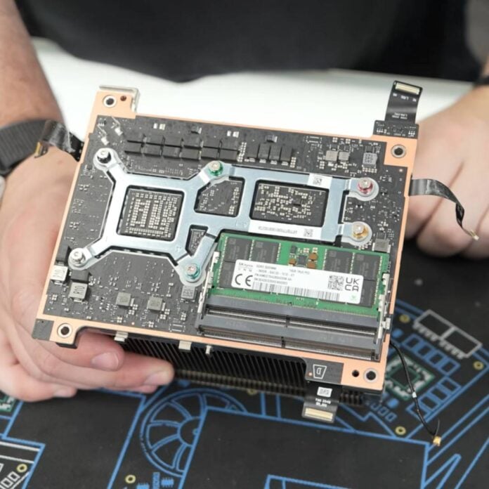 Valve Steam Machine - RAM slots.