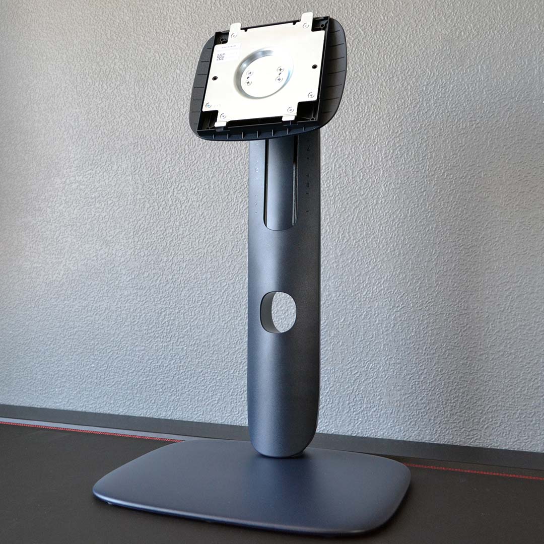 The stand of the Alienware AW3226DM.