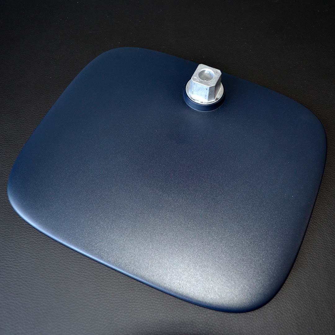 The base of the Alienware AW3226DM.