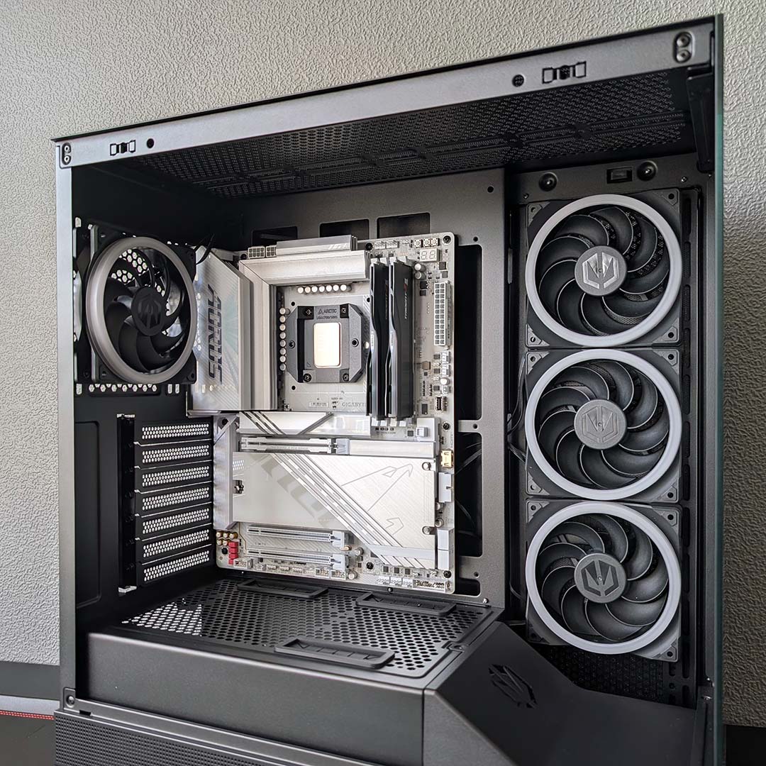 A motherboard, CPU, and RAM sit inside the Fishtank 6000 Corona.