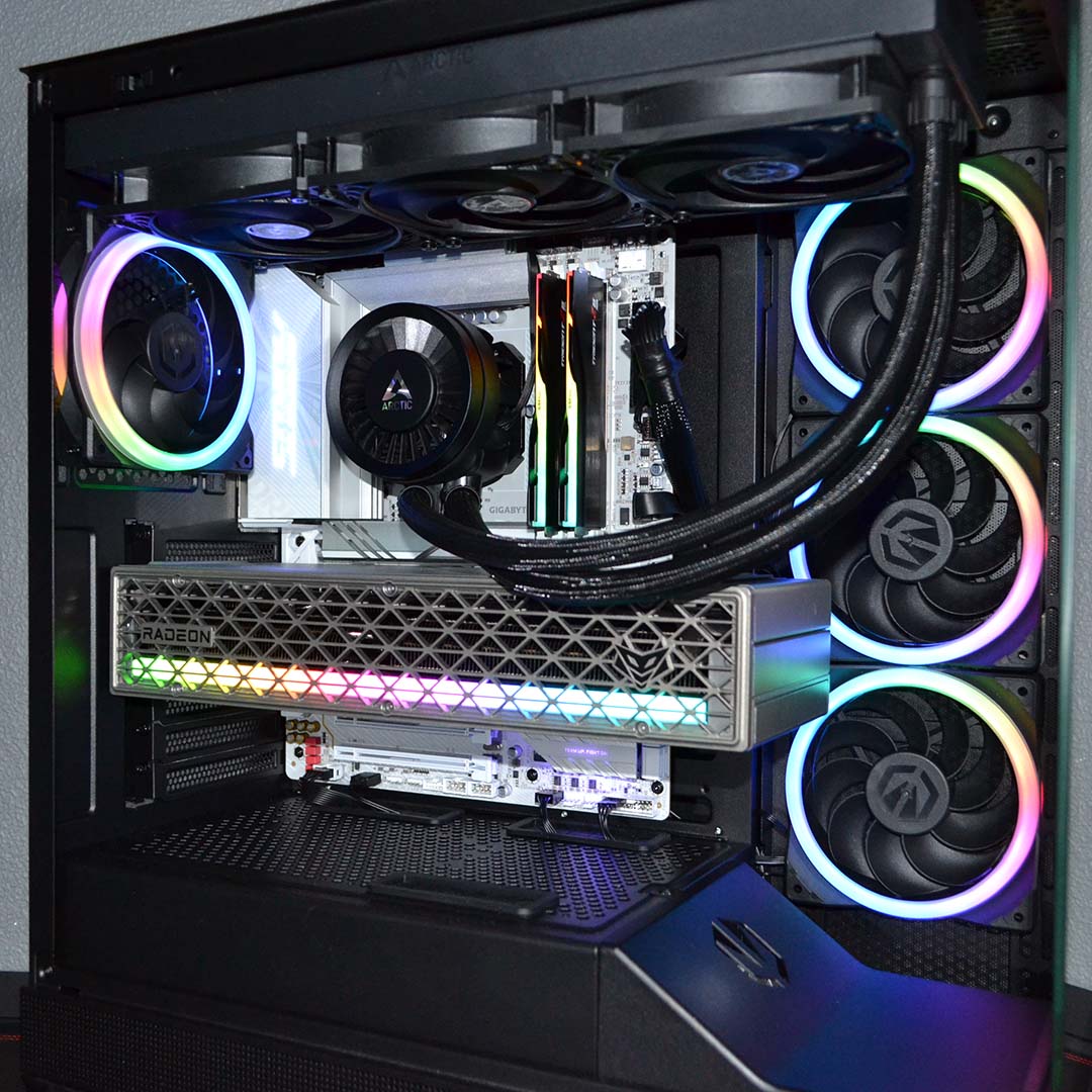 A close-up of a full build inside the Endorfy Fishtank 6000 Corona.