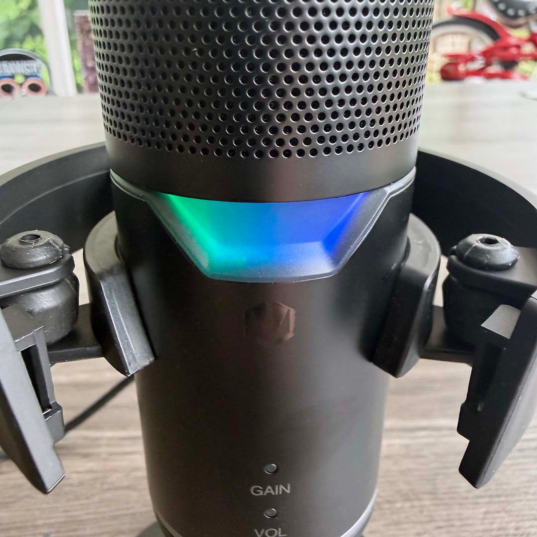 Endorfy Solum 2 Pro RGB lighting closeup
