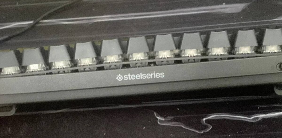 SteelSeries wireless keyboard bulge.