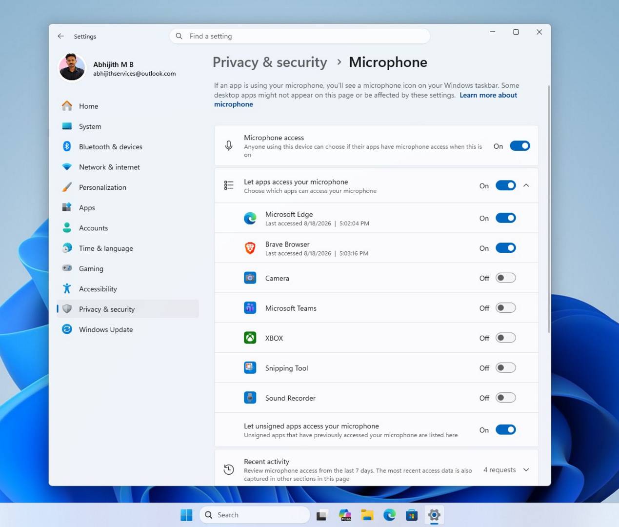 Windows 11 per-app microphone access.