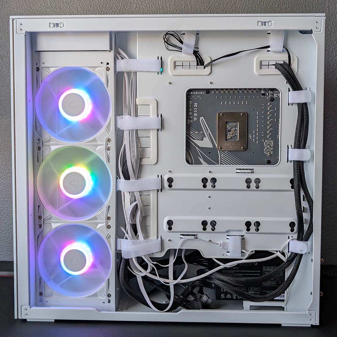 A trio of Arctic Bionix P14 A-RGB fans, serving as intake fans in an Xtender VG case.