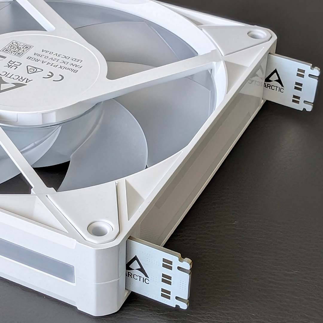 Two bridge modules sticking out of an Arctic Bionix P14 fan.
