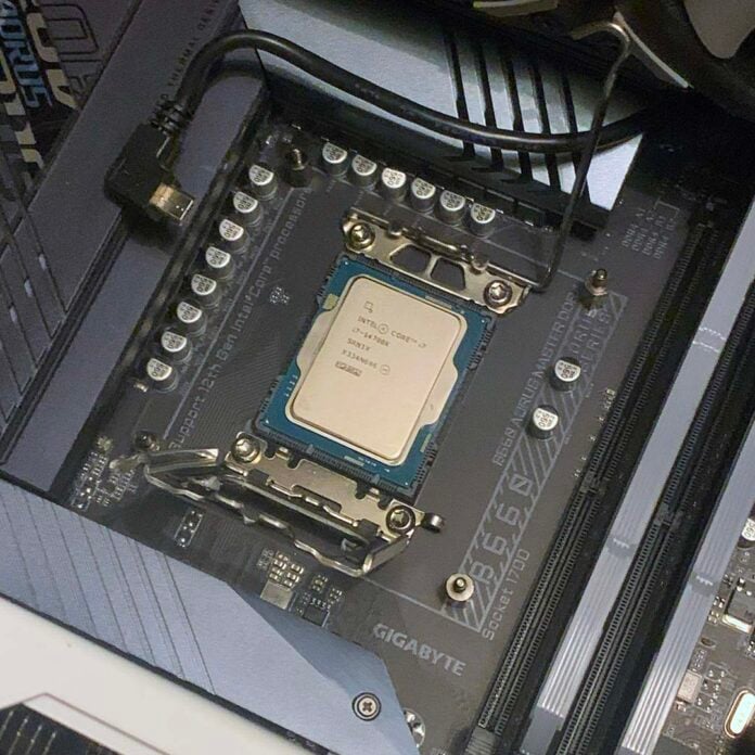 Gigabyte B660 Aorus Master DDR4 motherboard with an Intel Core i7-14700K