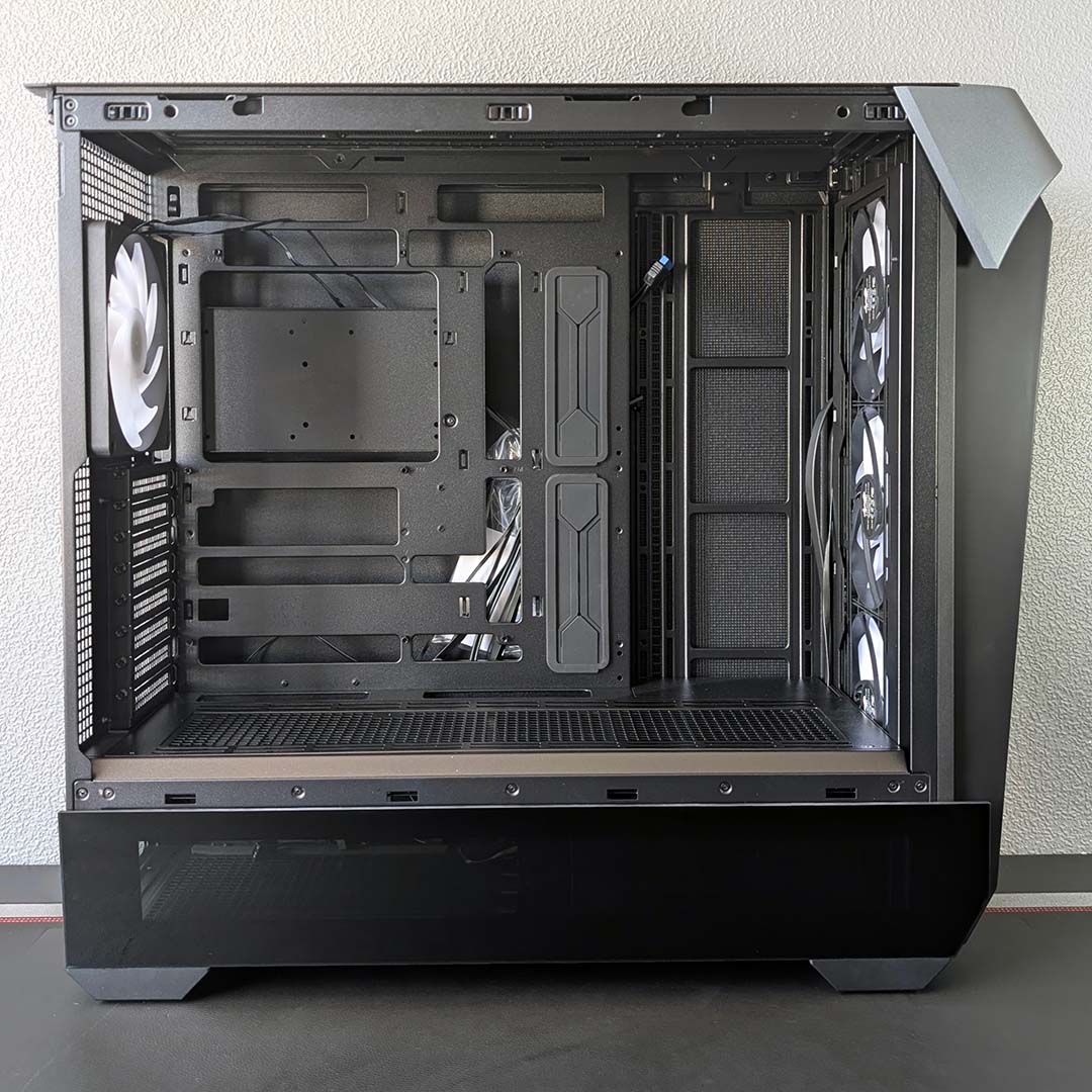 A side view of InWin Covalent, panel removed.