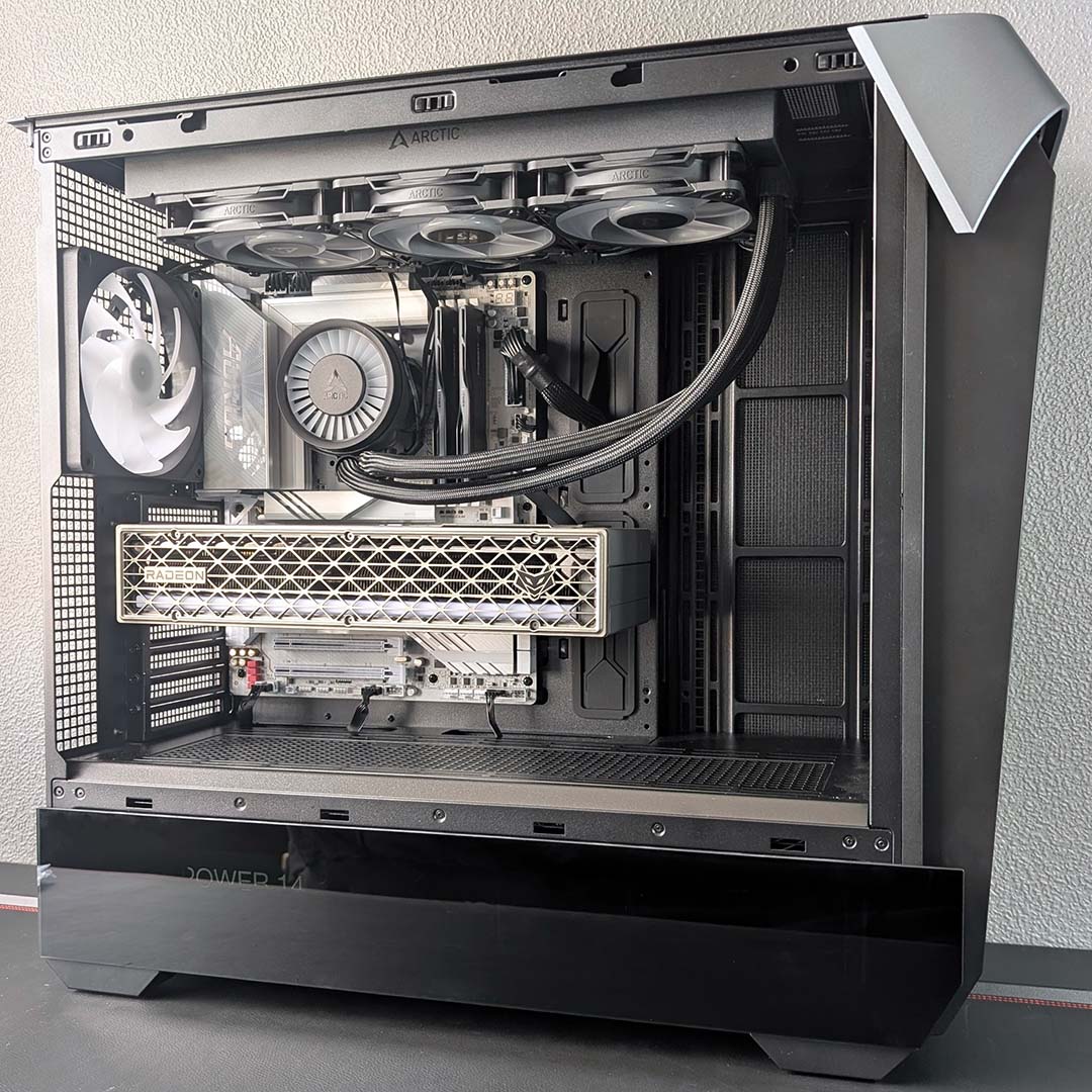 A side-on view of the InWin Covalent with a complete build inside it.
