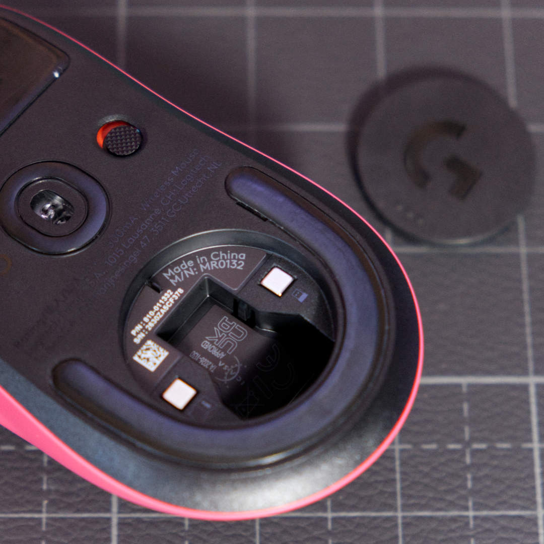 Logitech G Pro X3 Superstrike USB adaptor holder