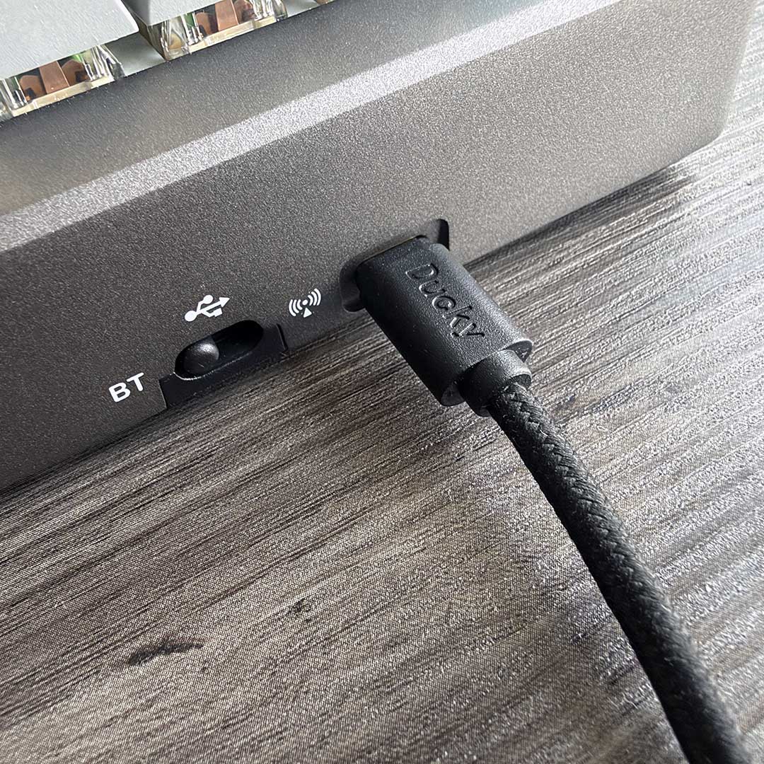 Ducky Cushion 98 USB cable and wireless switch