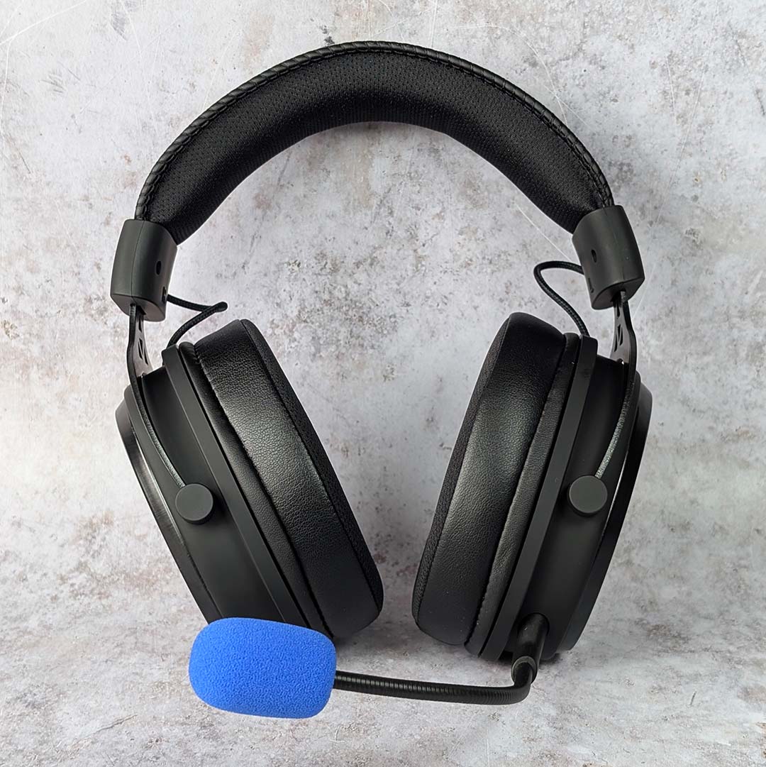 The Endorfy Viro Wireless standing upright, microphone attached with blue foam filter.
