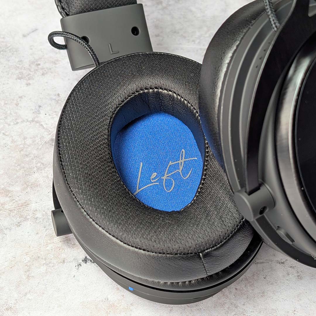 The Endorfy Viro Wireless's left earcup.