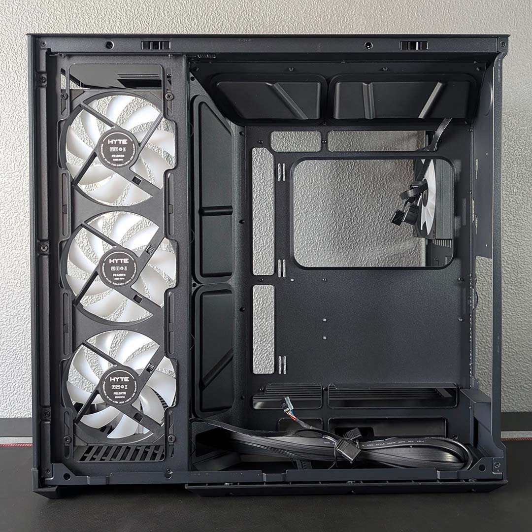 The rear side of the Hyte Y50 RGB, panel removed.