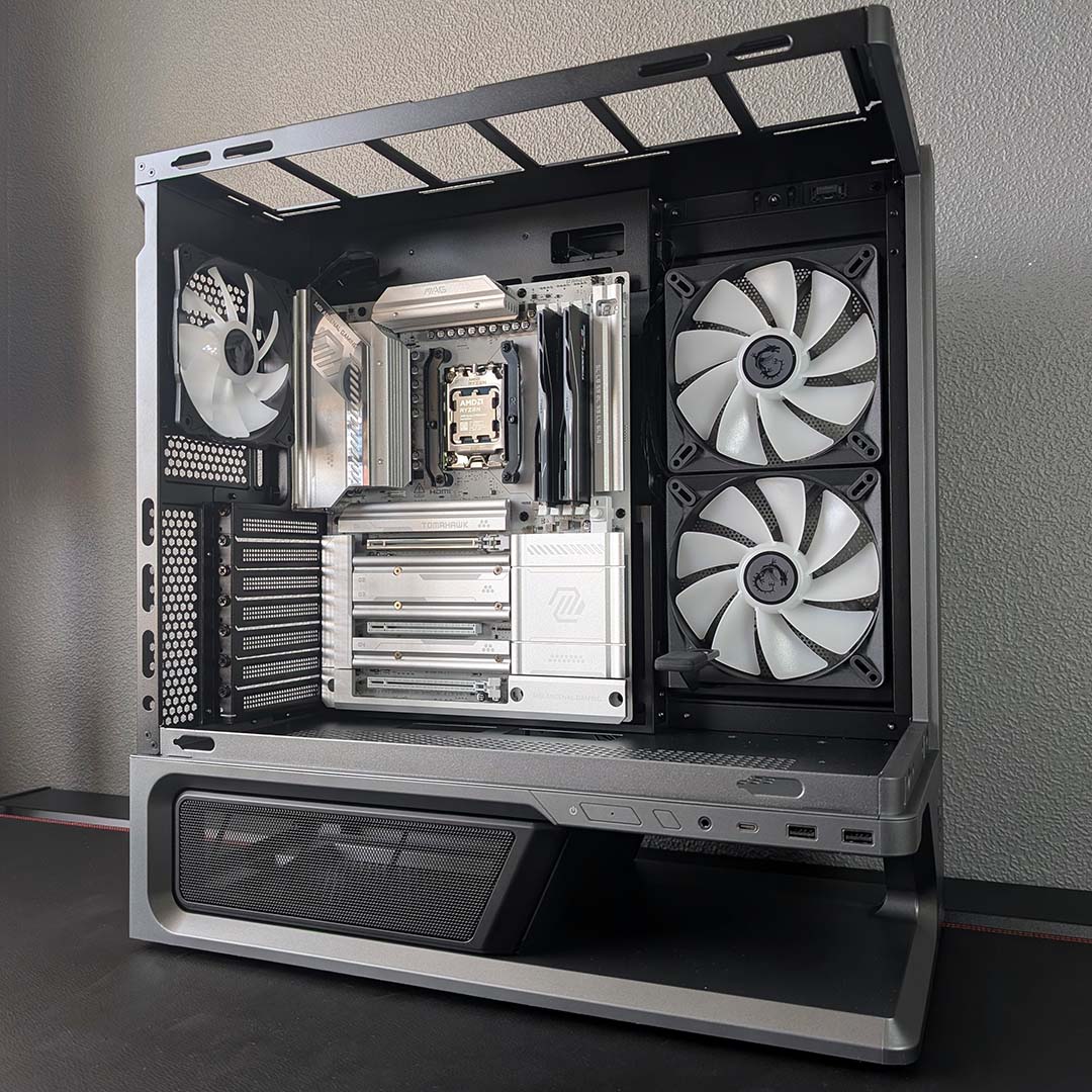 The main chamber of the MSI MPG Vixta 300R PZ, with a motherboard, CPU, and RAM installed.