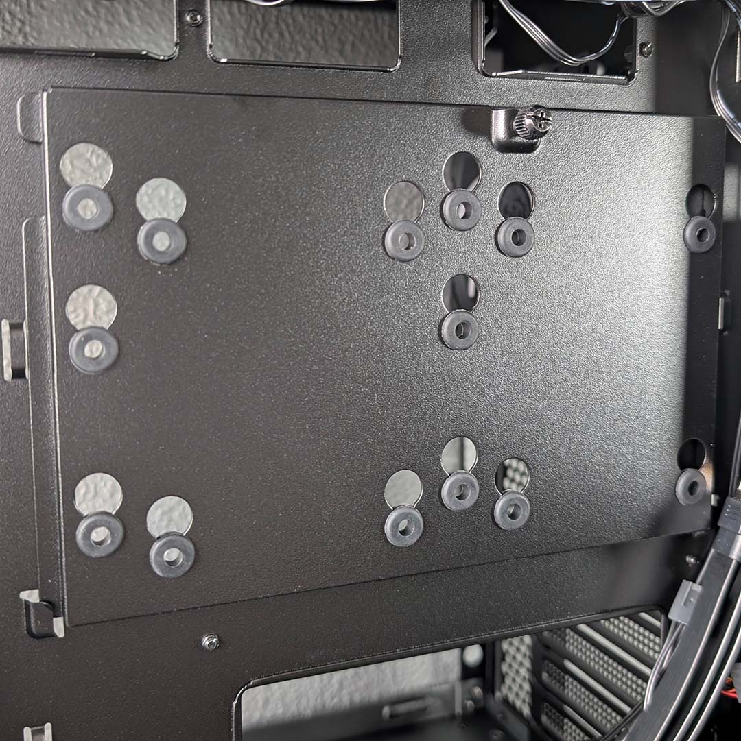 A close-up of the 2.5in and 3.5in bracket in the MSI MPG Vixta 300R PZ.