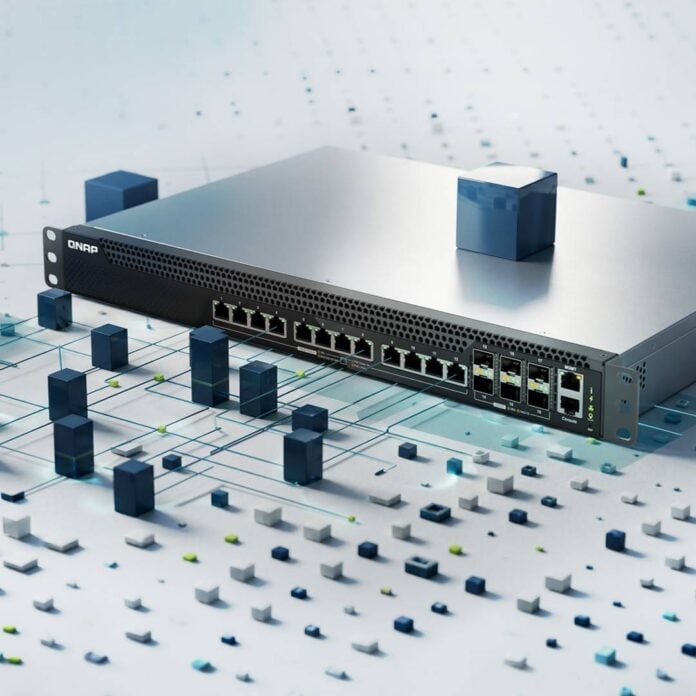 QNAP QSW-M5218-6F12T.