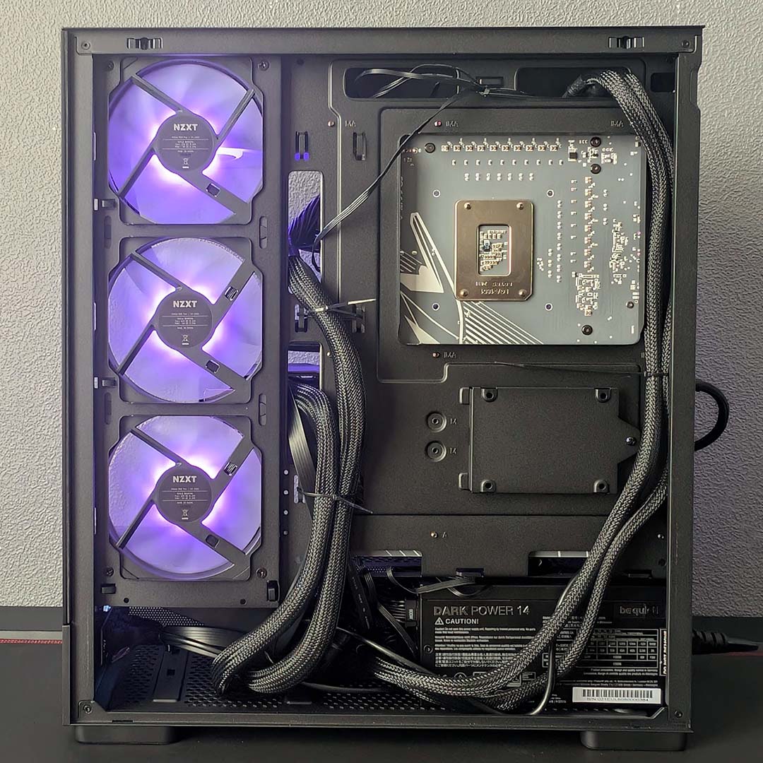 A side-on view of the NZXT S5 RGB's rear chamber, cable managed.