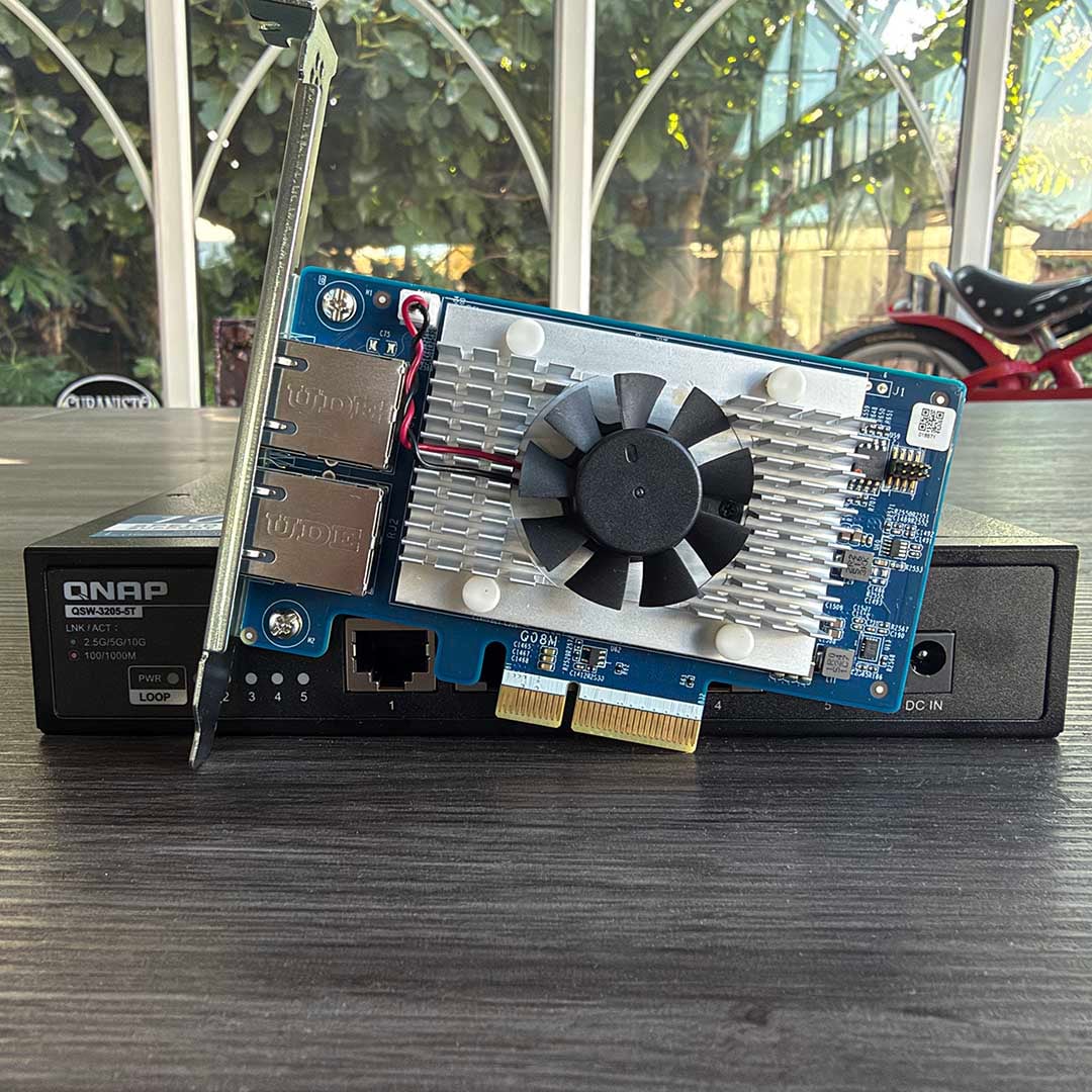 QNAP QSW-3205-5T switch and QXG-10G2T-X710 network card